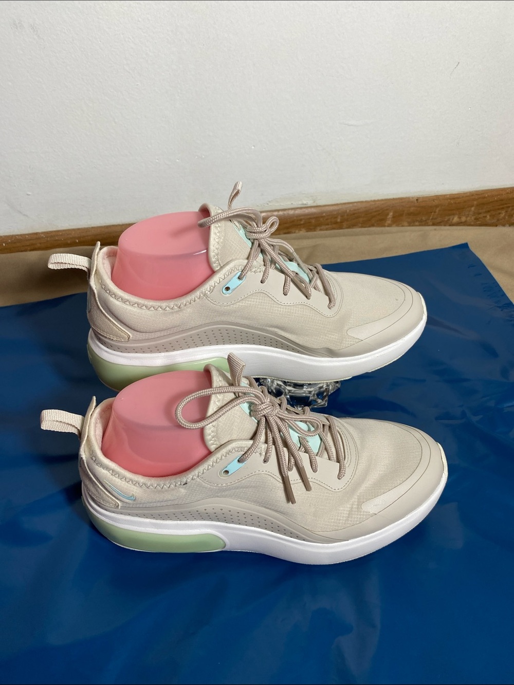 Nike Women's Air Max Dia AQ4312-103 Light Orewood Brown & Teal Sneakers Size 8.5